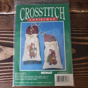 Bernat Cross Stitch Antique Santa‎ Christmas Gift Bags Vintage New In Packaging